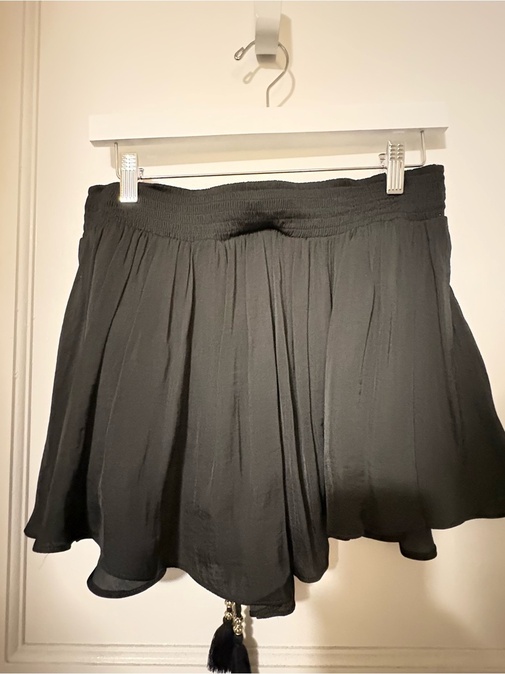 H&M Black Flowy Women’s Shorts - NWT